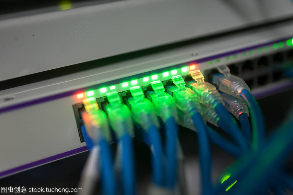 核心交換機(jī) 網(wǎng)絡(luò)空間的“交通樞紐”與智能指揮中心